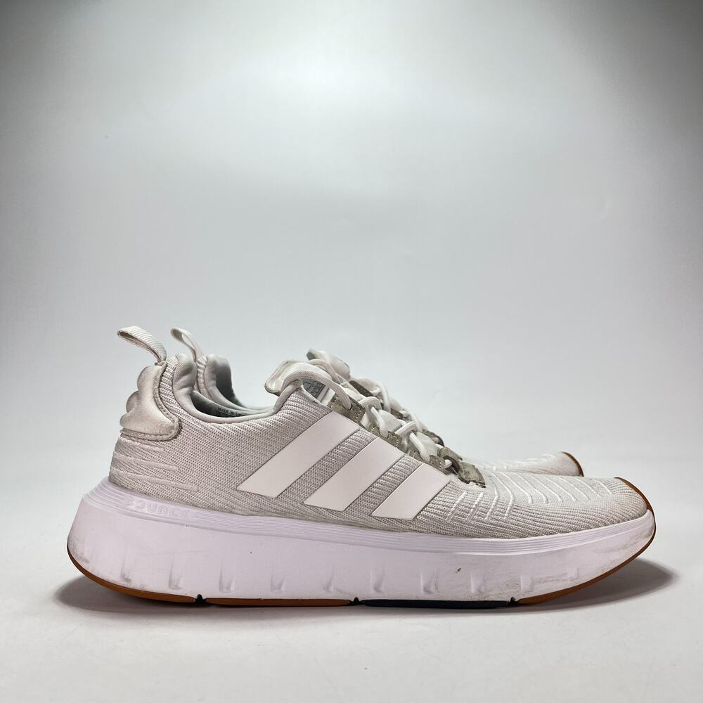 adidas Swift Run 23 White Gum Athletic Bounce Running Shoes IG4703 Men's Sz 8.5